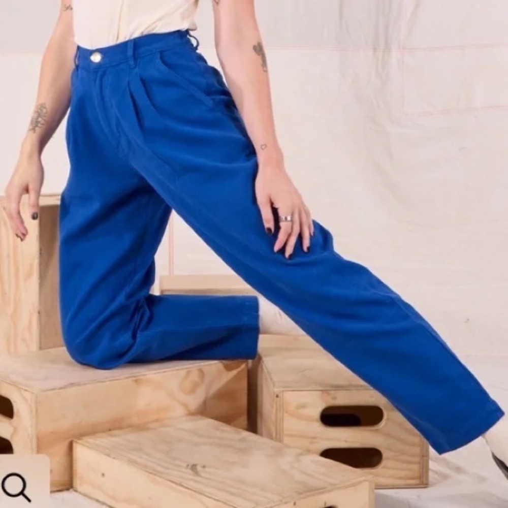 Big Bud Press Pleated Trousers in bright royal blue - size M petite